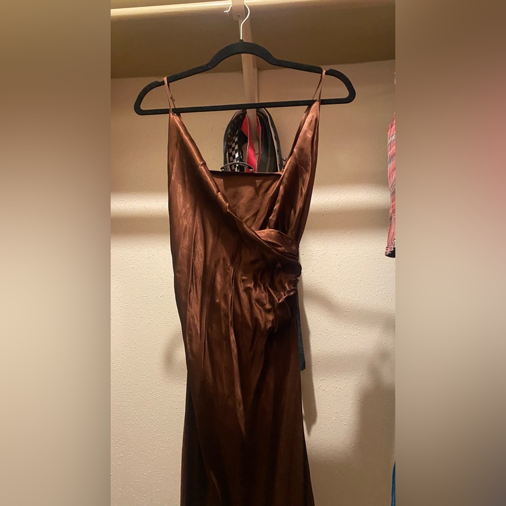 satin dress with slit on the side, breathable and comfortable for the summertime